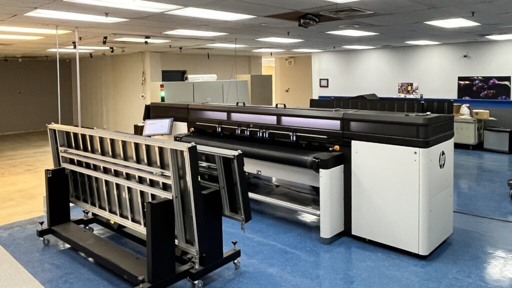 Large printer for graphics and signs